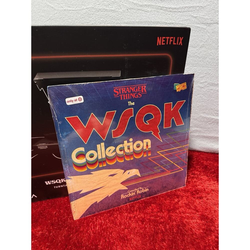 New STRANGER THINGS Victrola WSQK Record Player With Record BUNDLE SEALED - Picture 4 of 7